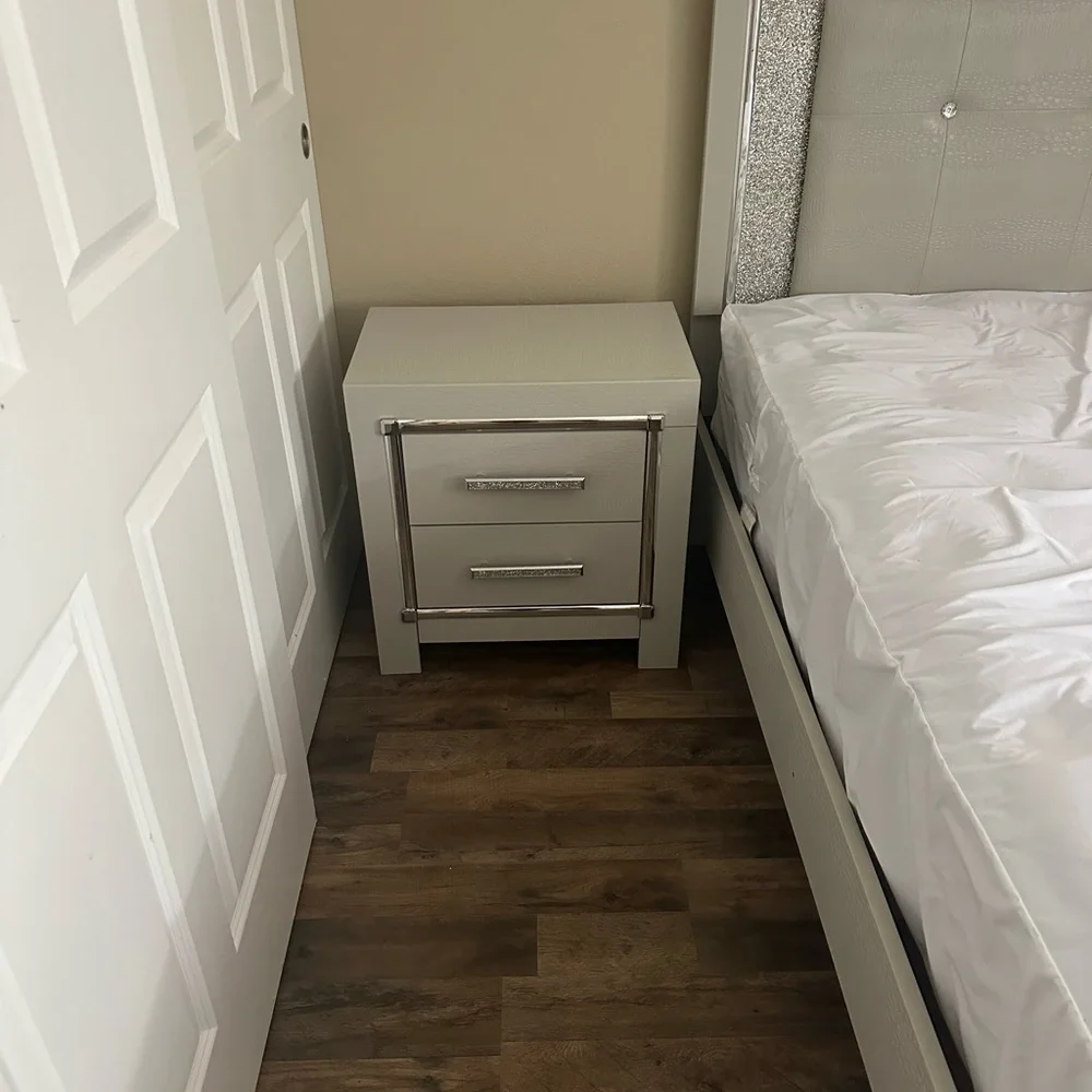 Elegant White Bedding Set